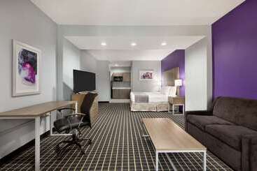 هتل Days Inn By Wyndham Odessa