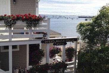 هتل Dyer's Beach House