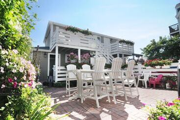 Hotel Dyer's Beach House