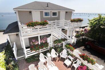 هتل Dyer's Beach House