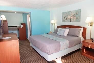 هتل Esquire Inn