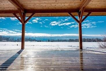 هتل Gallatin River Lodge