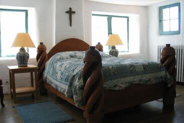 هتل Mabel Dodge Luhan House
