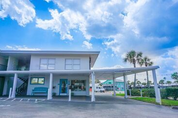 هتل Seahorse Oceanfront Inn