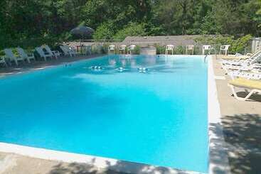 هتل Silver Spruce Resort