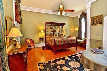 هتل Southern Mansion