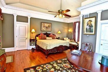 هتل Southern Mansion