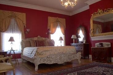 هتل Southern Mansion