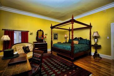 هتل Southern Mansion