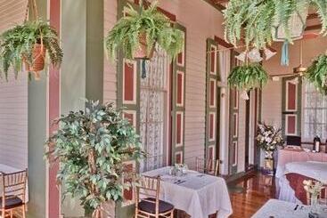 هتل Southern Mansion