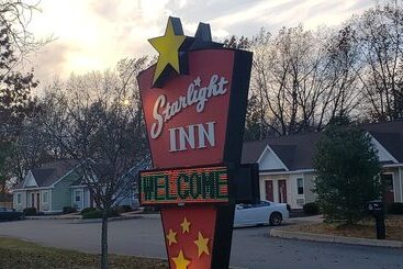 هتل Starlight Inn