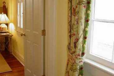 هتل The Stephen Williams House