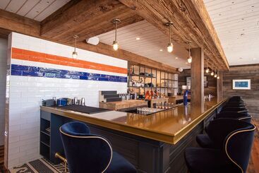 هتل The Whaler's Inn