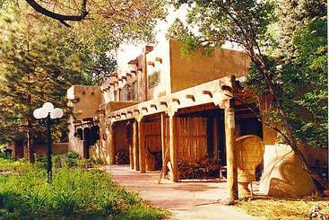 هتل Touchstone Inn