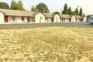 Travelers Inn Motel