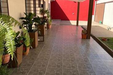 تختخواب و صبحانه Casa1