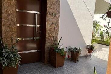 تختخواب و صبحانه Casa1