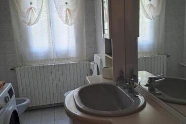 تختخواب و صبحانه Da Nonna Rosa Camera Nera