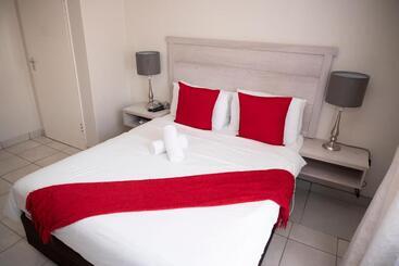 تختخواب و صبحانه Faces Guesthouse La Provance