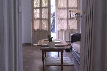 تختخواب و صبحانه Adem S Cozy Terrace Retreat