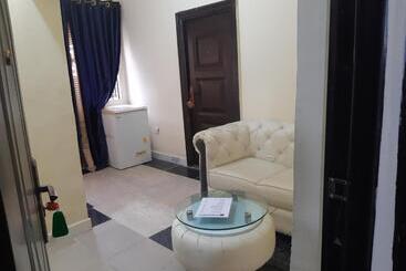 Block 3 Hotel And Suites