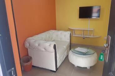 Block 3 Hotel And Suites