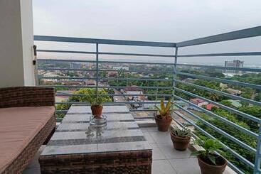 Executive Studio At One Madison Place Iloilo City