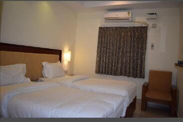 هتل A K Residency
