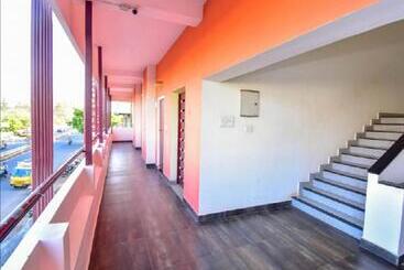 هتل A K Residency