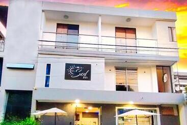 هتل El Sol Inn
