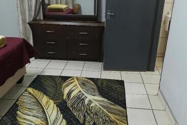 هتل Lovers Way Guest House