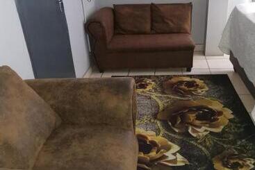 هتل Lovers Way Guest House