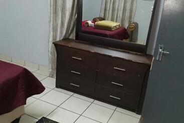 هتل Lovers Way Guest House