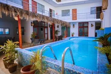 هتل Mar Azul Mancora