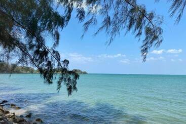 هتل Neverland Beach Village Bungalows