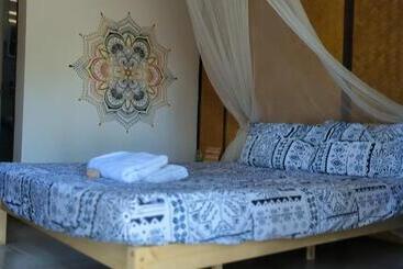 هتل Neverland Beach Village Bungalows