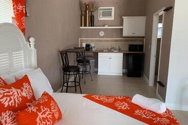 هتل Rolles Place Cabanas