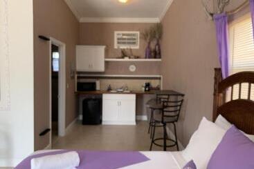 هتل Rolles Place Cabanas
