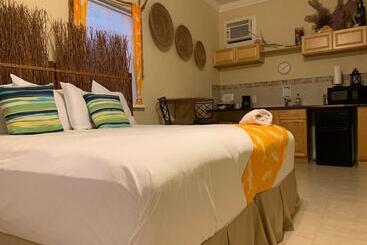 هتل Rolles Place Cabanas