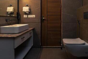 The Lodgers Hotel Near India Expo Centre & Mart Greater Noida