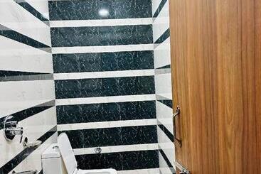 هتل The Punjab King Modern Dhaba, Bar, Suites Special For Families, Couples, Corporate, Group Trav