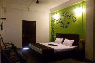 هتل Vintage Residency