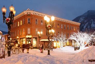 Independence Square 205, Stylish Hotel Room With Ac, Great Location In Aspen