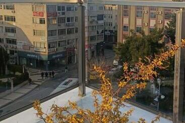 Old Town Grand Apart