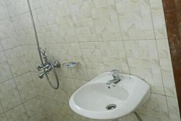پانسیون Julian S Lake View Guest House