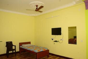 Пансион Yathara Farm House Pondy