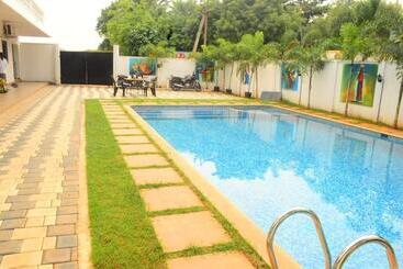 پانسیون Yathara Farm House Pondy
