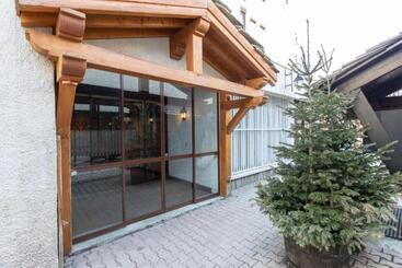 Résidence Les Cîmes  Centre Val D Isère