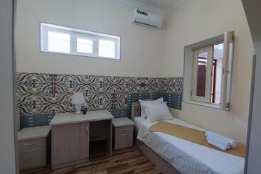 تختخواب و صبحانه Boutique Hotel Al Adl