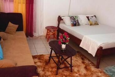 تختخواب و صبحانه Darad Studio